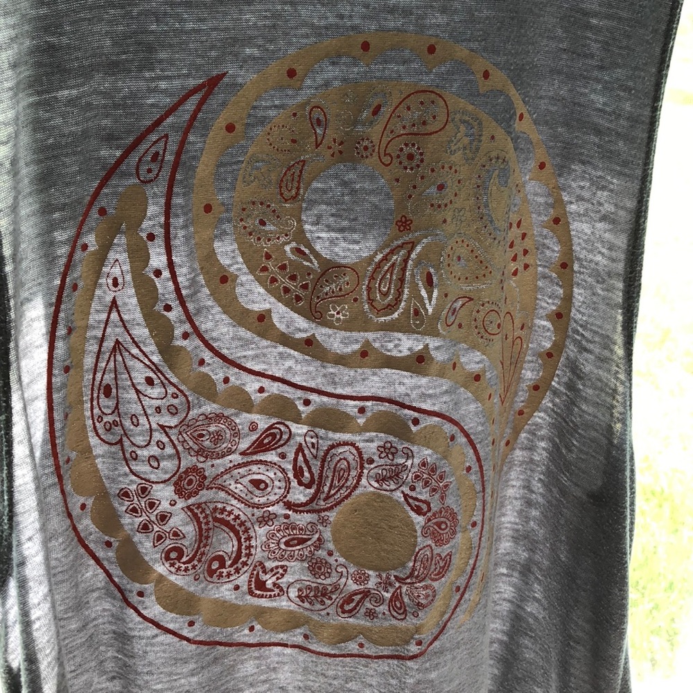 shirt - Picture 2 of 2